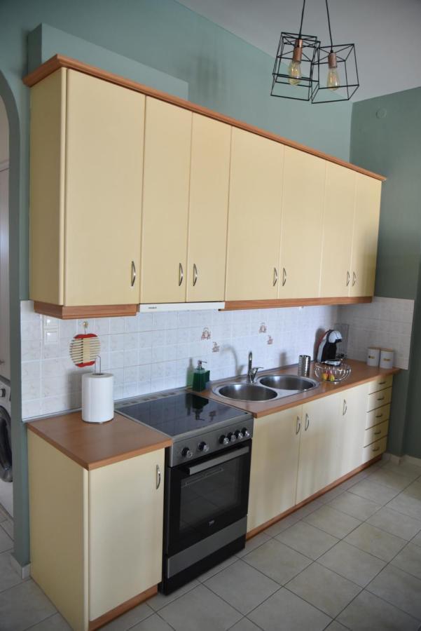 Family Apartments 3 Lechaio Esterno foto